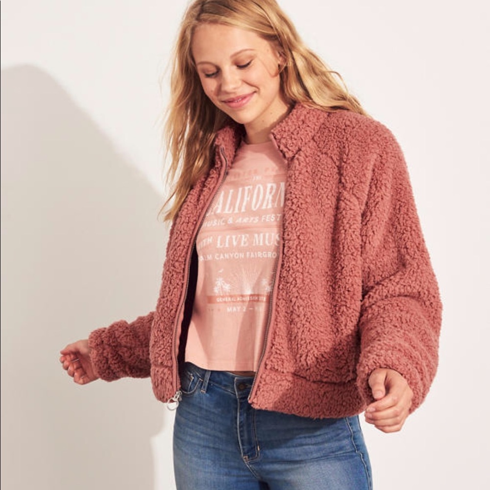 🚨SOLD!!!🚨 Hollister dark pink Sherpa
